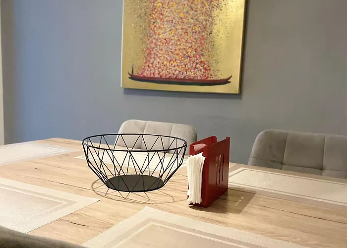 Großzügiges 85 Qm City-apartment Nahe Westbahnhof Ideal Für Familien Und Geschäftsreisende Apartment Wien